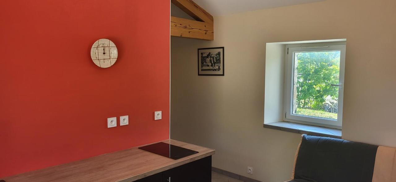 Maisonnette En Pierre Renovee Lamastre Buitenkant foto